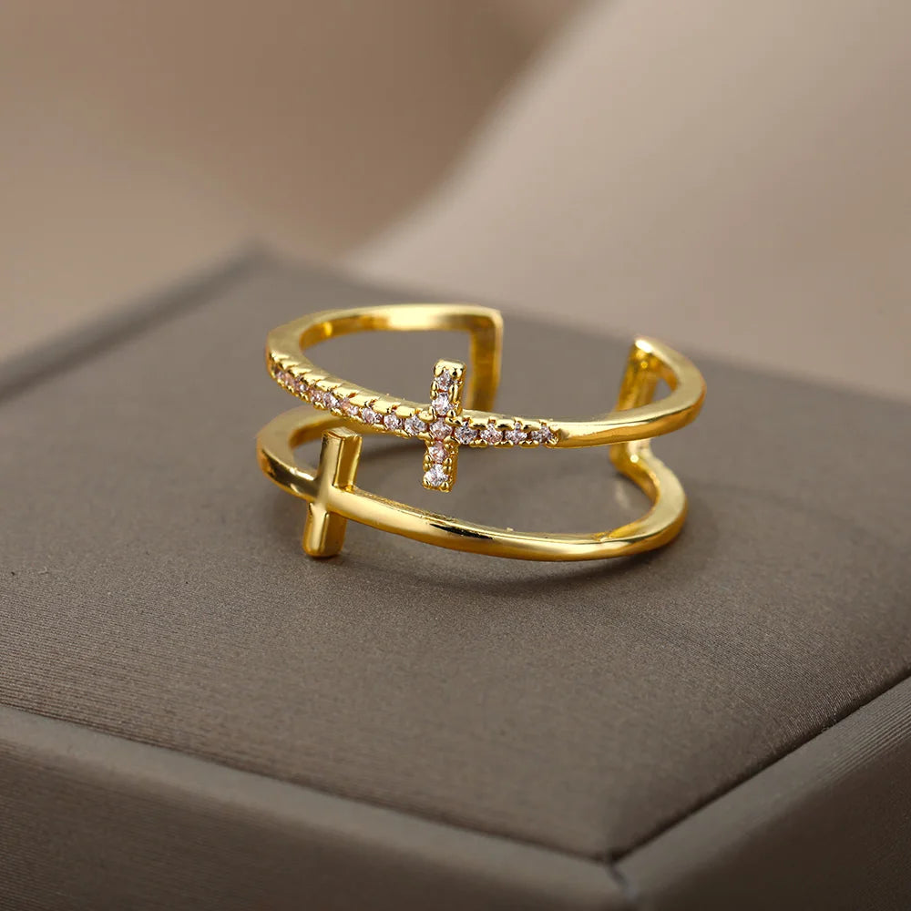 Venus Charm Rings – Romantic rings with a feminine touch.