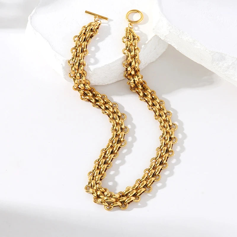 Ayla Layered Necklace – A layered necklace with mixed textures.