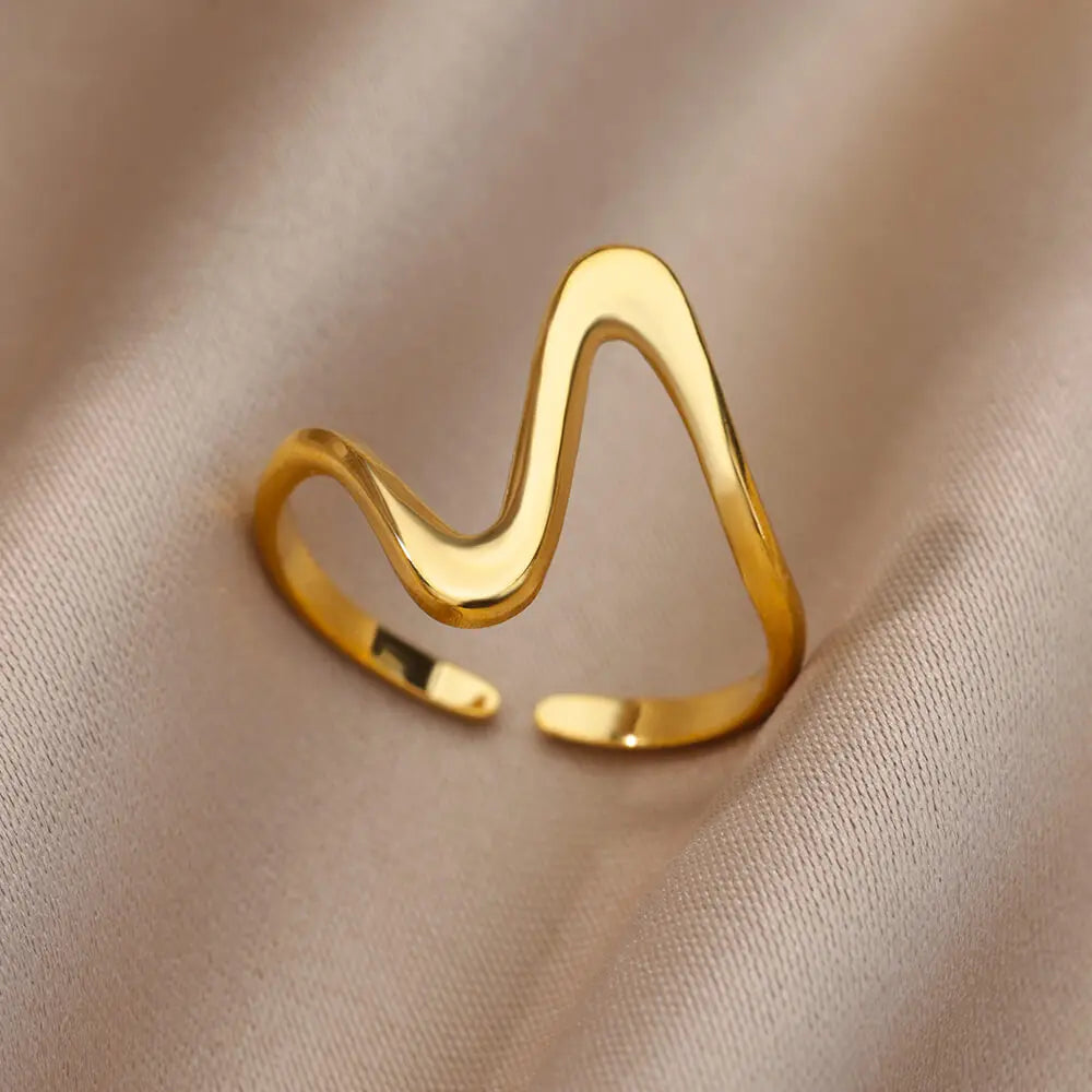 Venus Charm Rings – Romantic rings with a feminine touch.