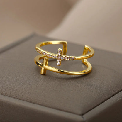 Venus Charm Rings – Romantic rings with a feminine touch.