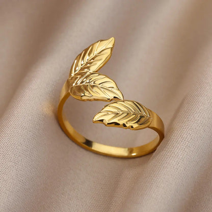 Venus Charm Rings – Romantic rings with a feminine touch.