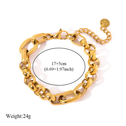 Mira Paperclip Bracelet – Trendy gold links with a sleek finish.