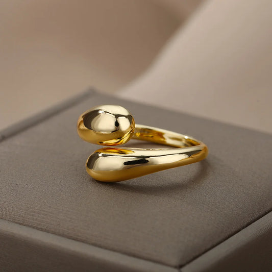 Venus Charm Rings – Romantic rings with a feminine touch.
