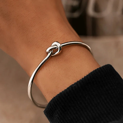 Elysian Cuff – A minimalist gold cuff with refined elegance.