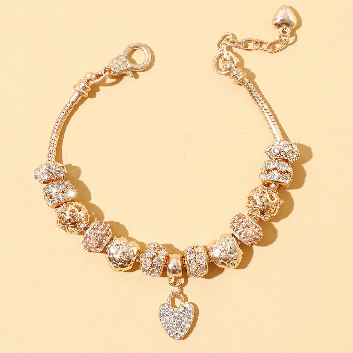 Solana Chain Bracelet – A delicate chain bracelet with a sun-kissed shine.