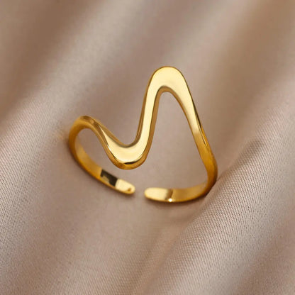 Venus Charm Rings – Romantic rings with a feminine touch.